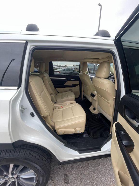 used 2017 Toyota Highlander car, priced at $21,985