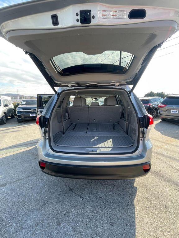 used 2018 Toyota Highlander car, priced at $22,820