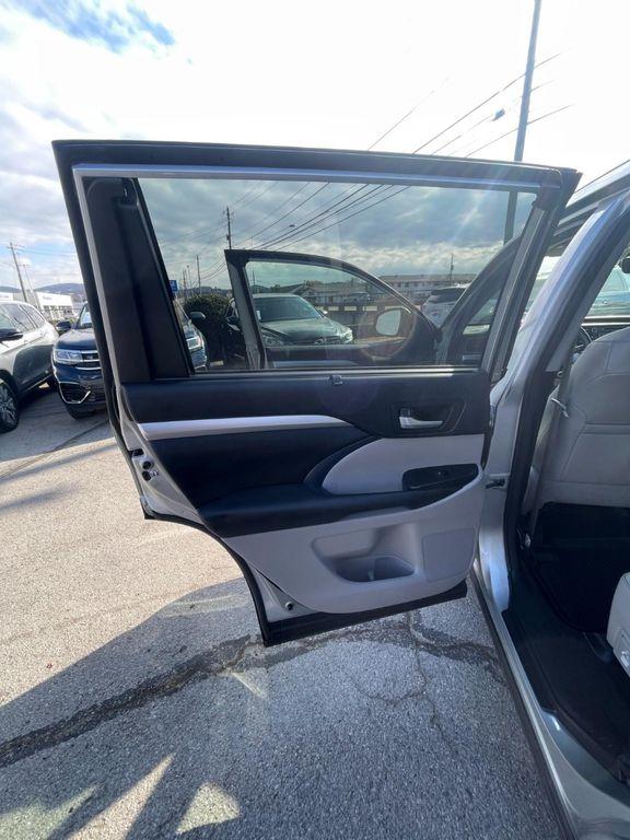 used 2018 Toyota Highlander car, priced at $22,820