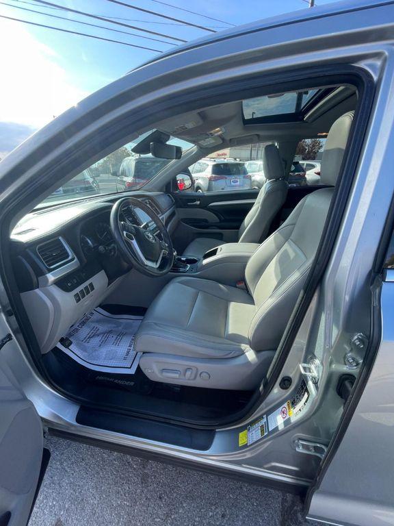 used 2018 Toyota Highlander car, priced at $22,820