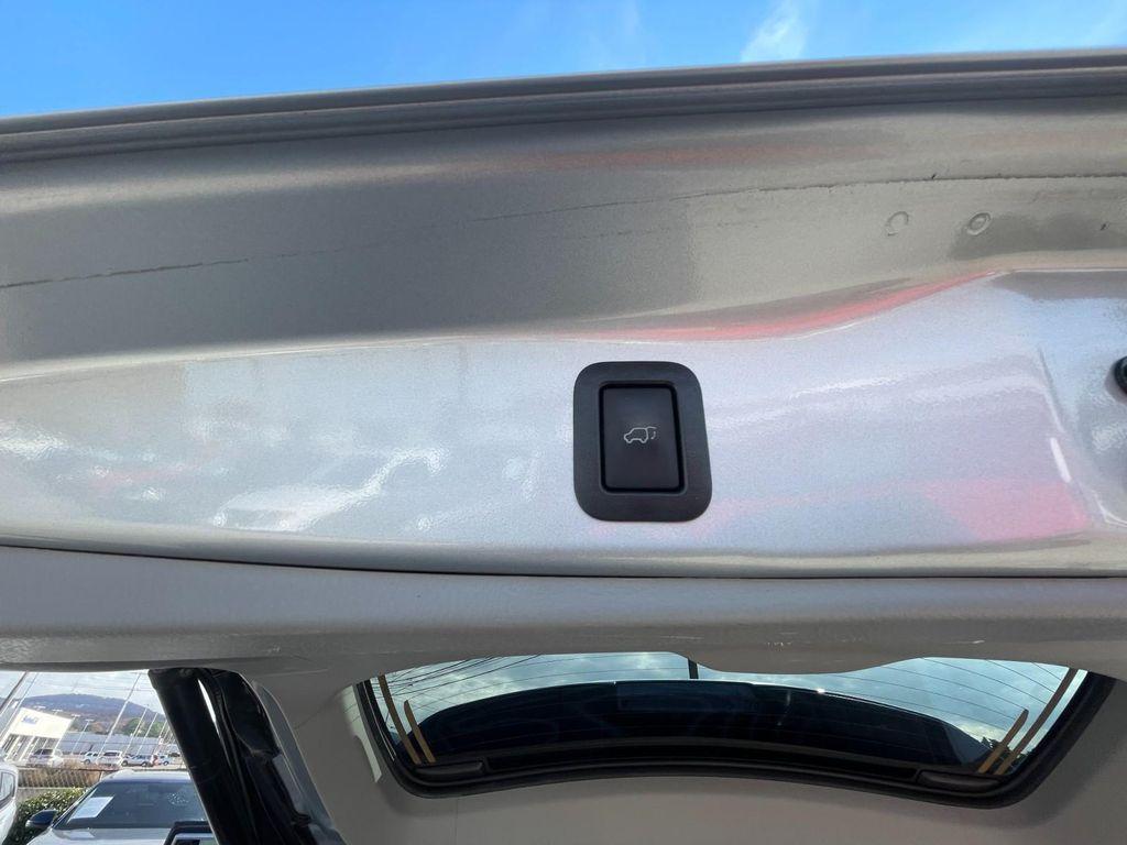 used 2018 Toyota Highlander car, priced at $22,820