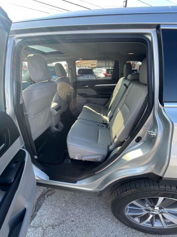 used 2018 Toyota Highlander car, priced at $22,820