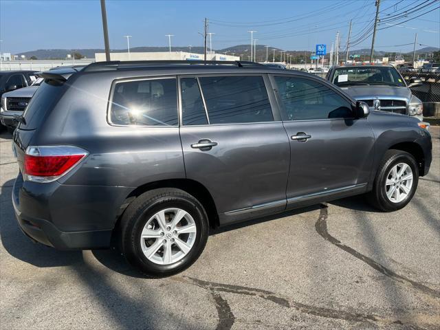 used 2012 Toyota Highlander car, priced at $10,995