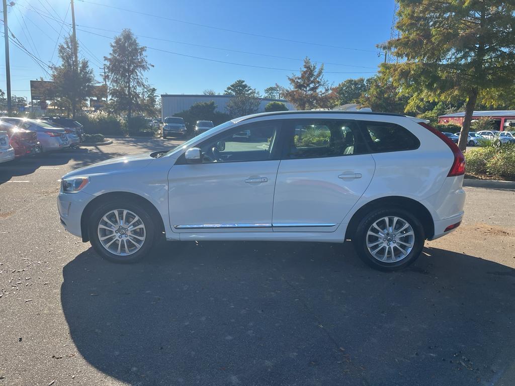 used 2016 Volvo XC60 car, priced at $7,700