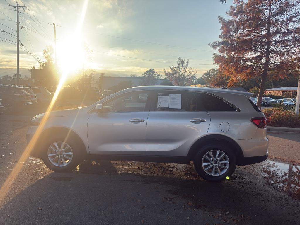 used 2019 Kia Sorento car, priced at $11,300