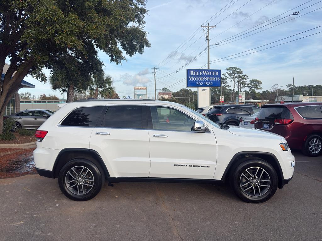 used 2018 Jeep Grand Cherokee car, priced at $16,400
