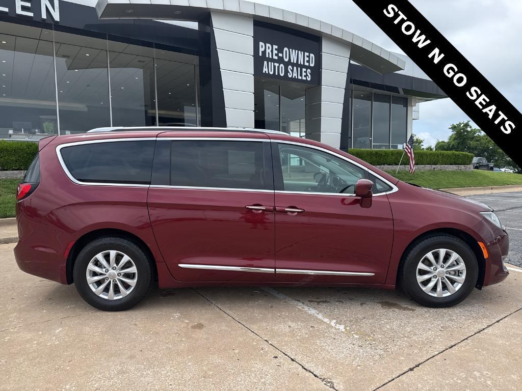 used 2019 Chrysler Pacifica car, priced at $13,995