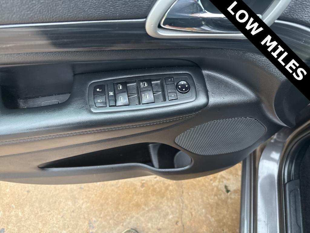 used 2021 Jeep Grand Cherokee car, priced at $27,990