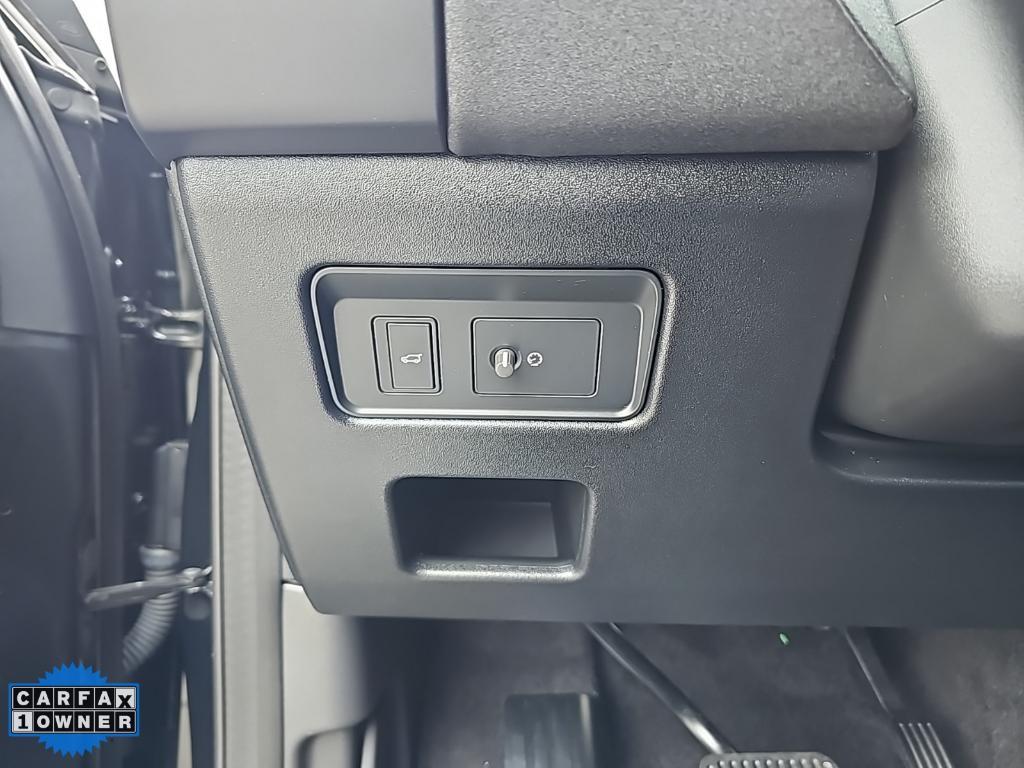 used 2024 Land Rover Discovery car, priced at $39,995