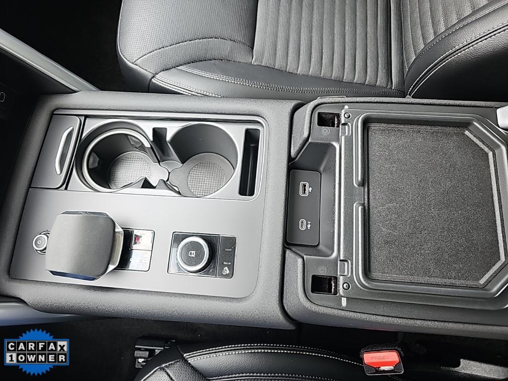 used 2024 Land Rover Discovery car, priced at $39,995