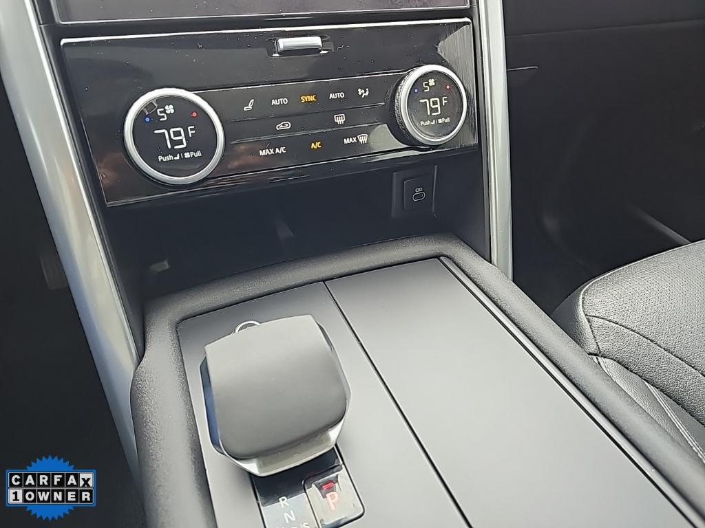 used 2024 Land Rover Discovery car, priced at $39,995