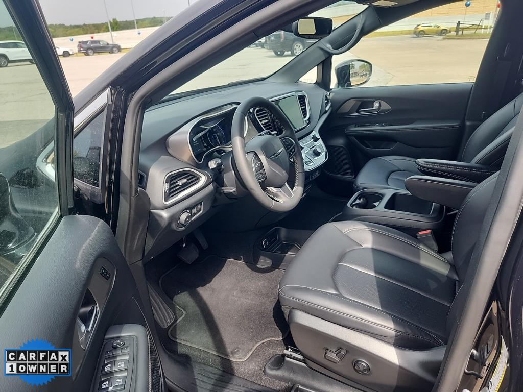 used 2025 Chrysler Pacifica car, priced at $34,997