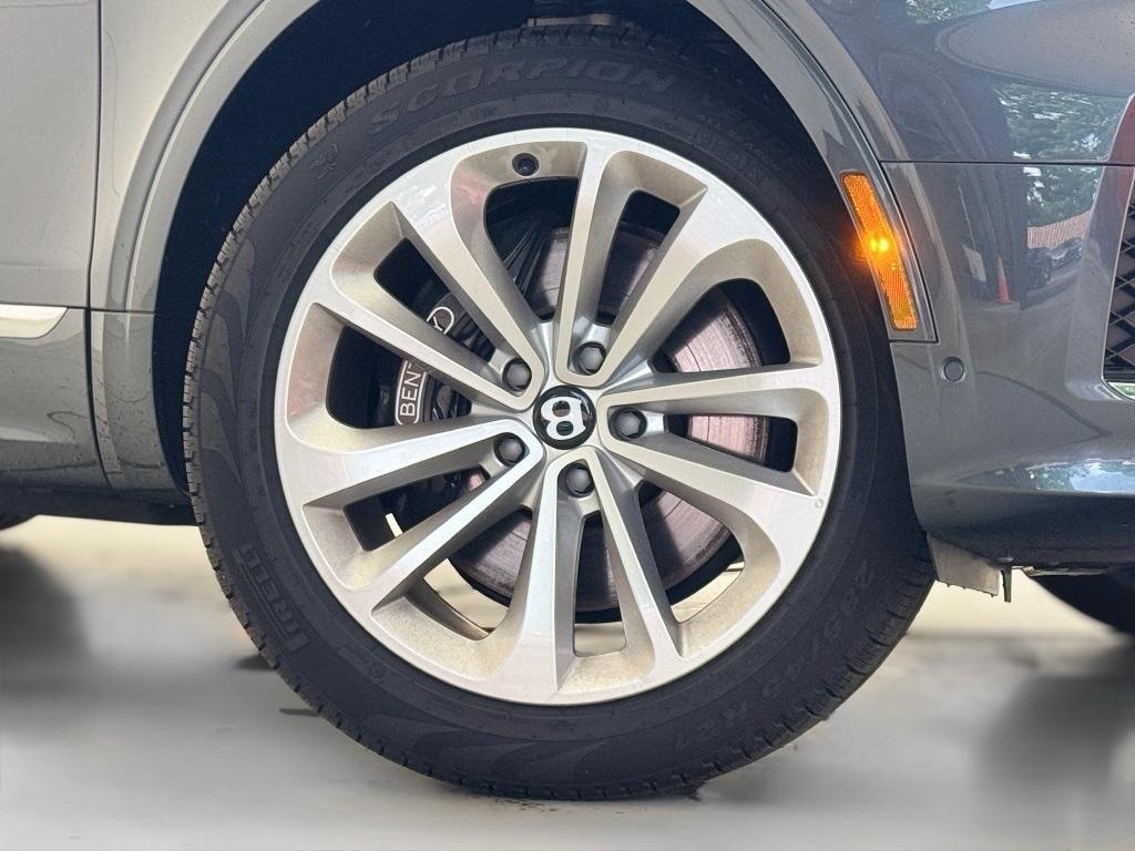 new 2024 Bentley Bentayga car, priced at $232,095