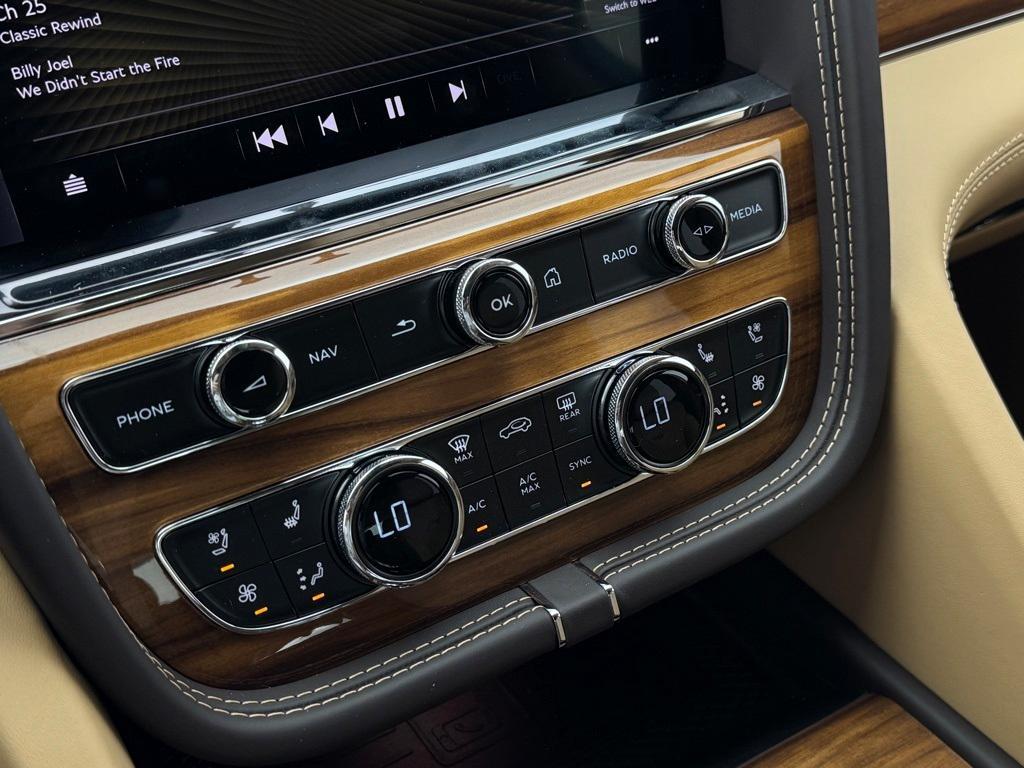 new 2024 Bentley Bentayga Hybrid car, priced at $242,085