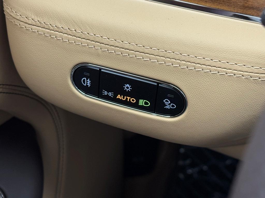new 2024 Bentley Bentayga Hybrid car, priced at $242,085
