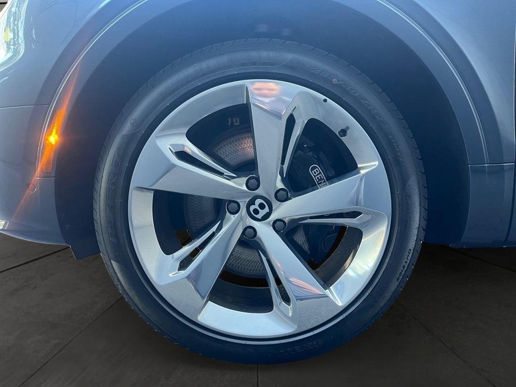 new 2025 Bentley Bentayga car, priced at $287,460