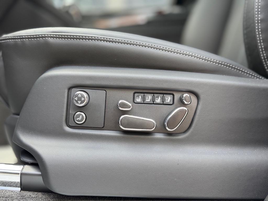 new 2025 Bentley Bentayga car, priced at $287,460