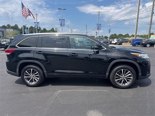 used 2017 Toyota Highlander car, priced at $24,495