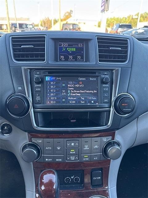 used 2013 Toyota Highlander car, priced at $14,995