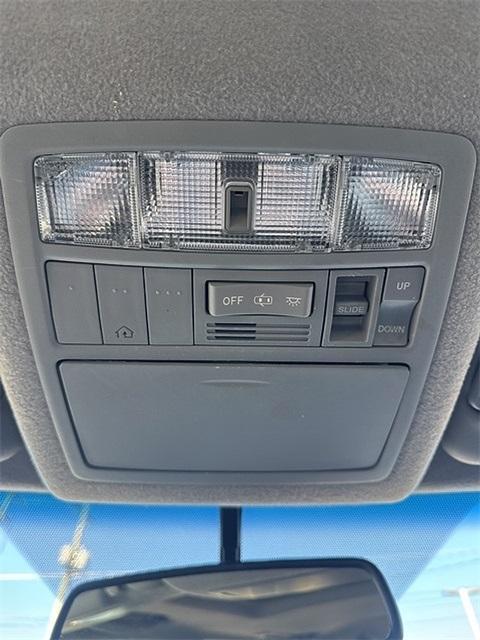 used 2013 Toyota Highlander car, priced at $14,995