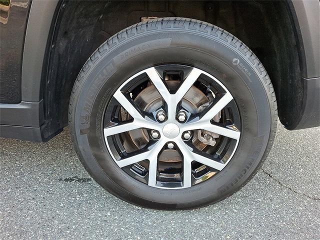 used 2024 Jeep Grand Cherokee L car, priced at $39,585