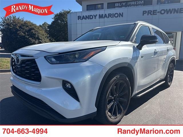used 2023 Toyota Highlander car, priced at $36,365