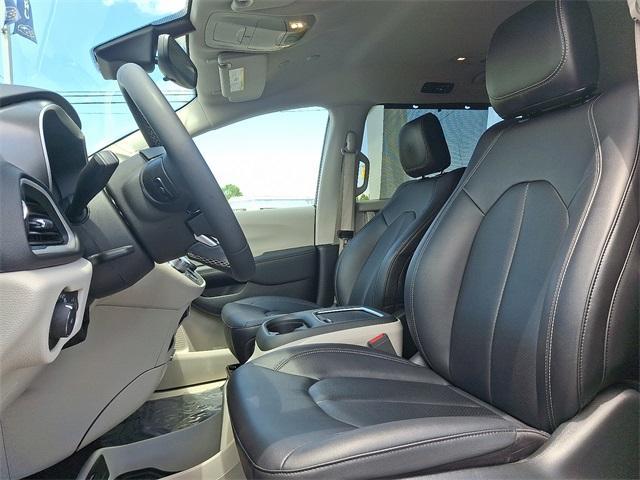 used 2024 Chrysler Pacifica car, priced at $31,770