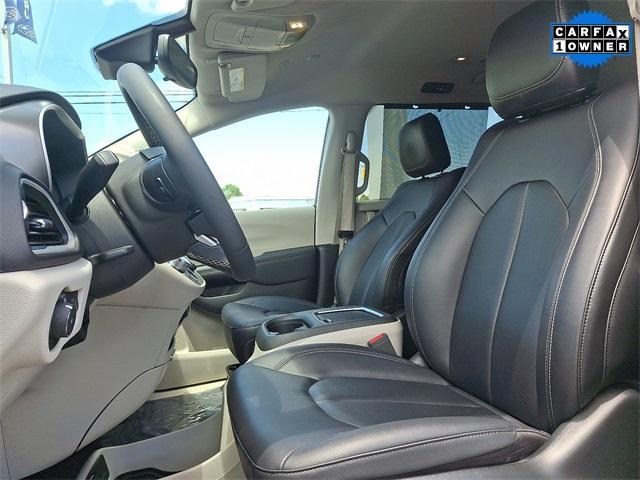 used 2024 Chrysler Pacifica car, priced at $29,995