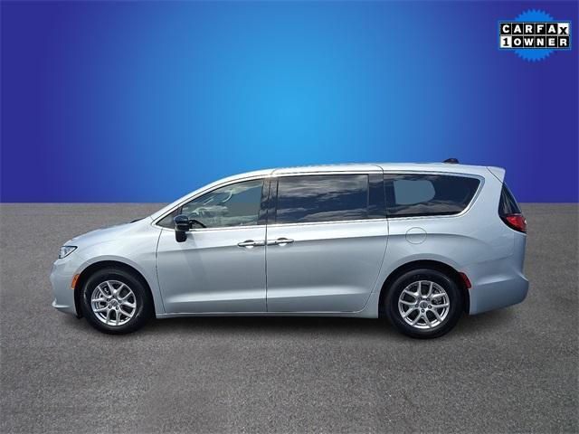 used 2024 Chrysler Pacifica car, priced at $29,995