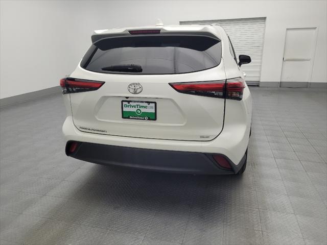 used 2021 Toyota Highlander car, priced at $33,295
