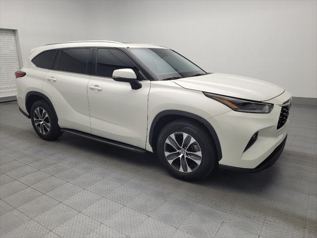 used 2021 Toyota Highlander car, priced at $33,295