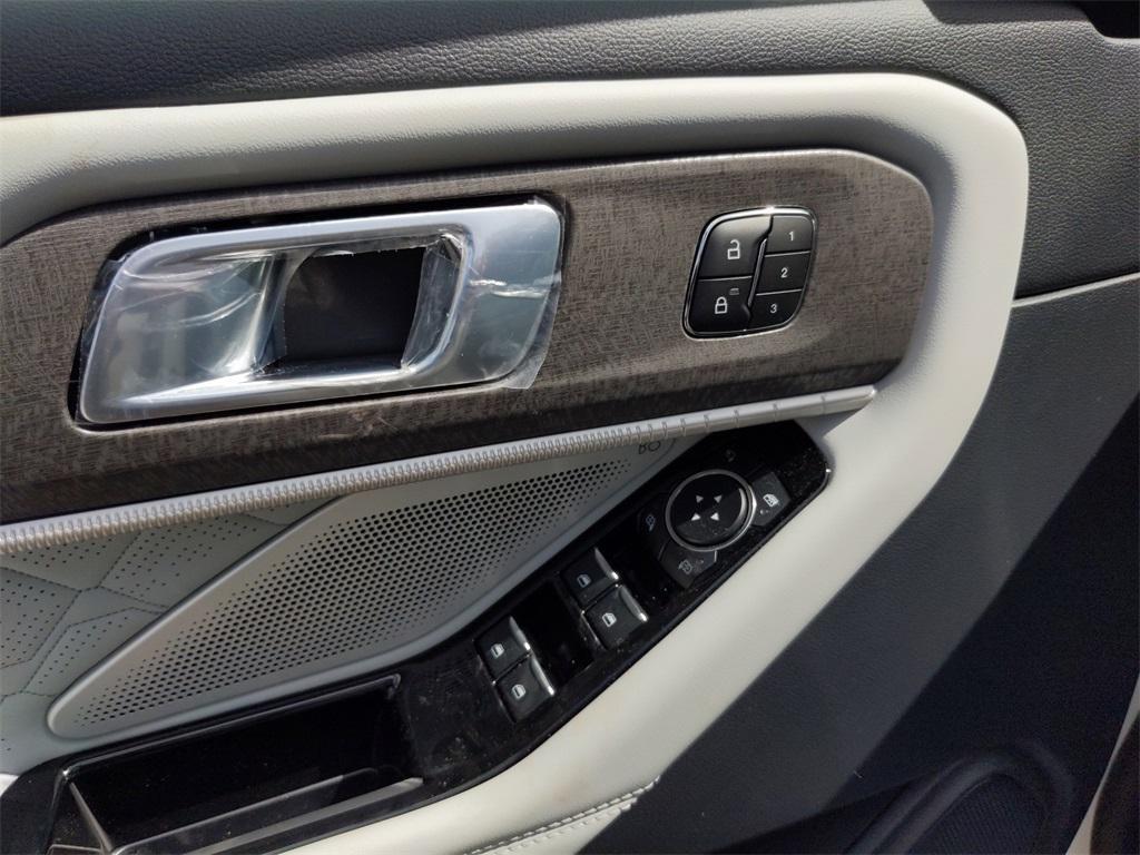 new 2025 Ford Explorer car, priced at $61,995