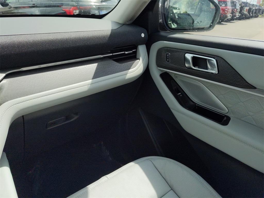new 2025 Ford Explorer car, priced at $61,995