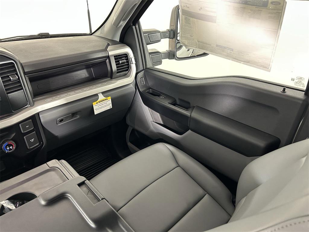 new 2025 Ford F-350 car, priced at $56,560