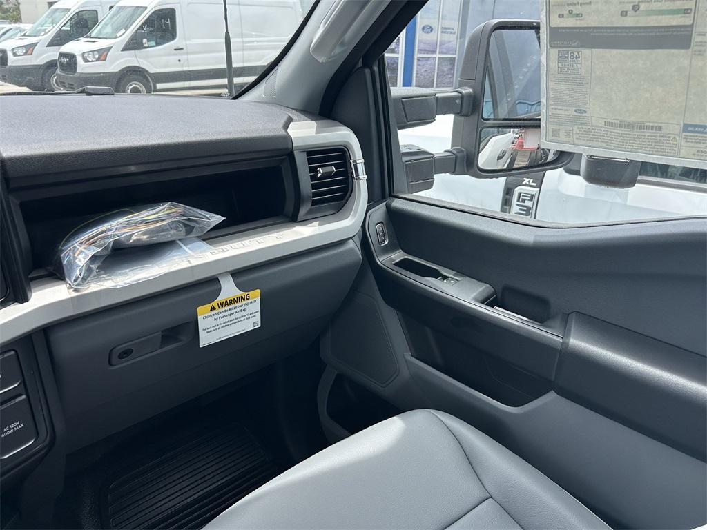 new 2025 Ford F-350 car, priced at $73,155