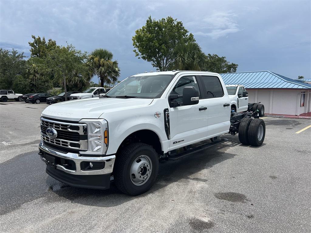 new 2025 Ford F-350 car, priced at $73,155