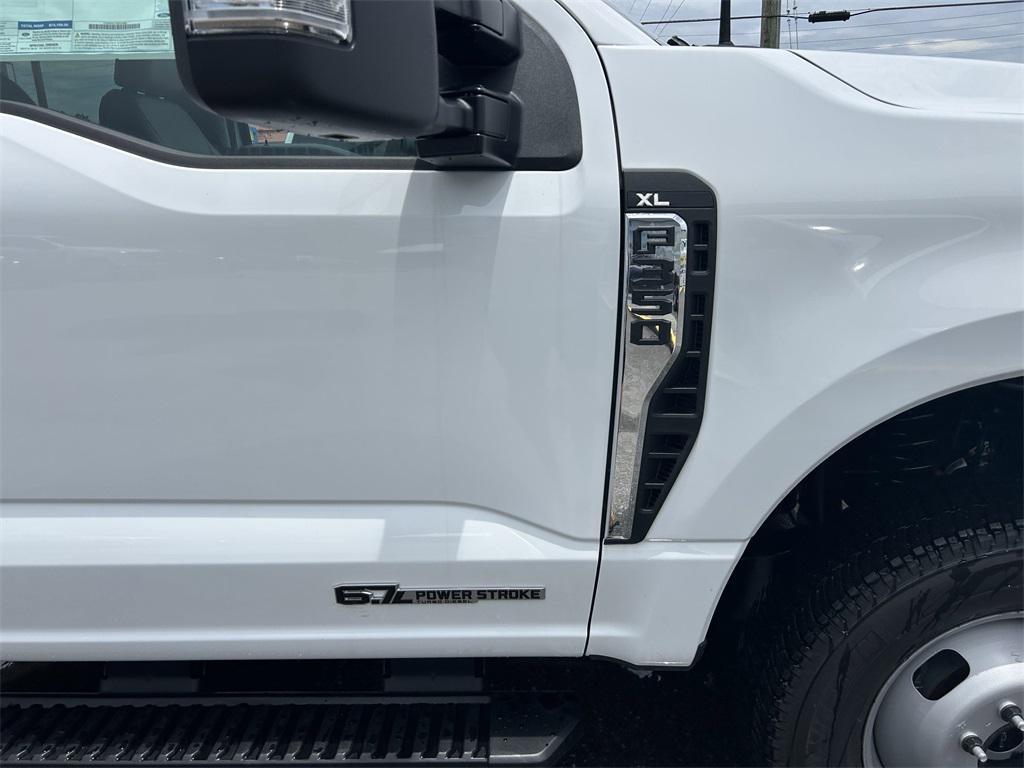 new 2025 Ford F-350 car, priced at $73,155