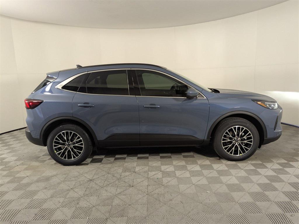 new 2025 Ford Escape PHEV car, priced at $37,495
