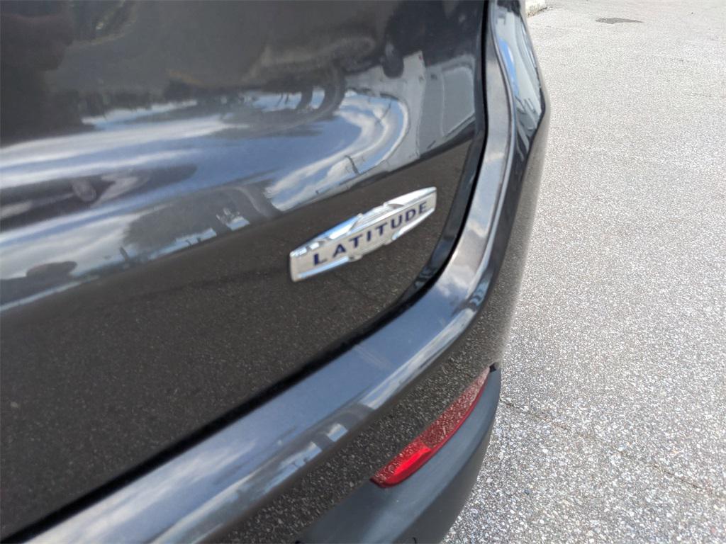 used 2022 Jeep Compass car, priced at $18,295