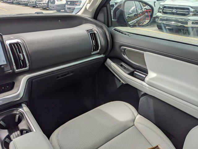 new 2025 Ford Expedition Max car, priced at $81,375