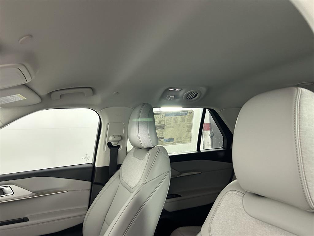 new 2025 Ford Explorer car, priced at $39,999