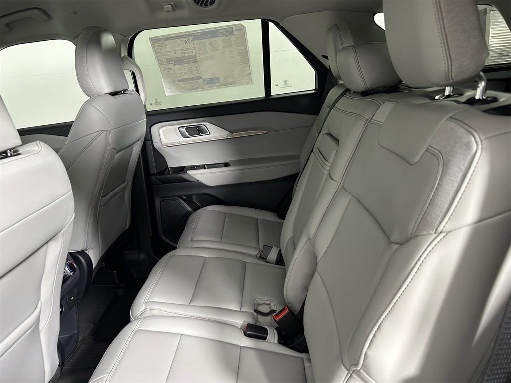 new 2025 Ford Explorer car, priced at $39,999