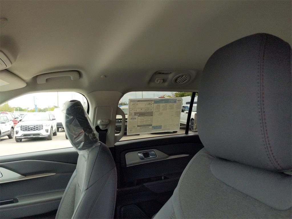 new 2025 Ford Explorer car, priced at $38,995