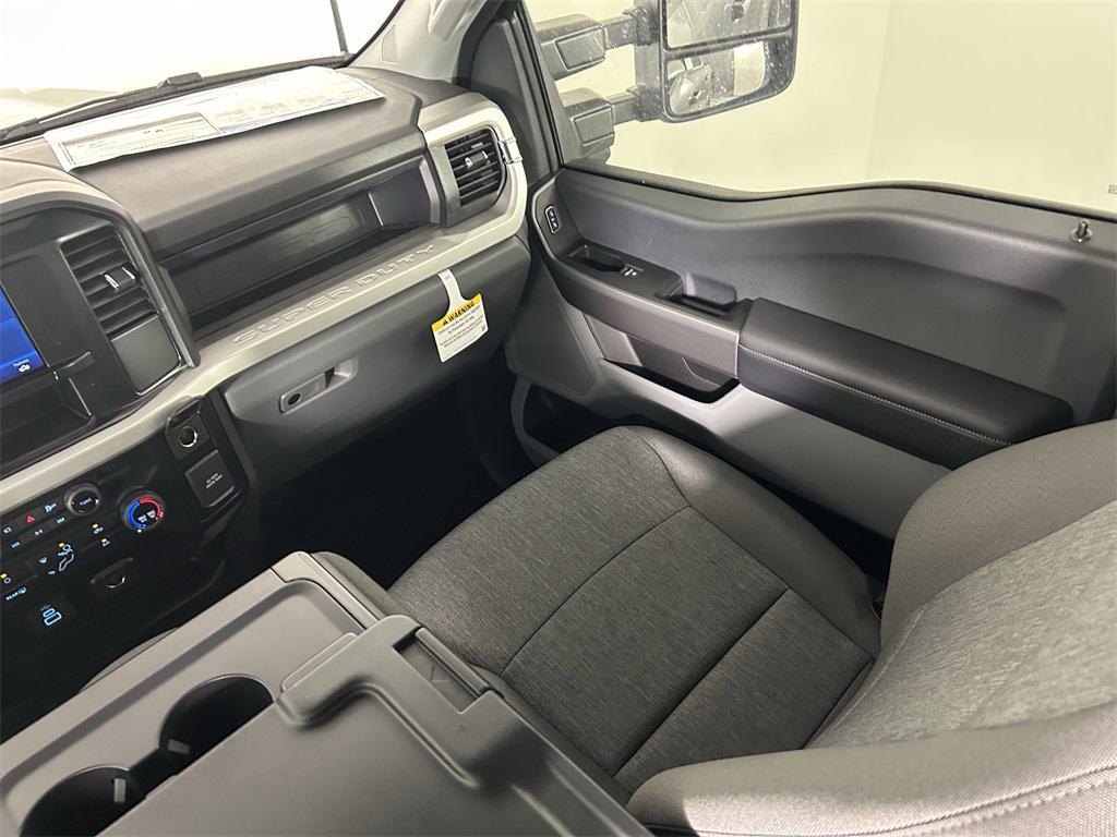new 2025 Ford F-250 car, priced at $72,530