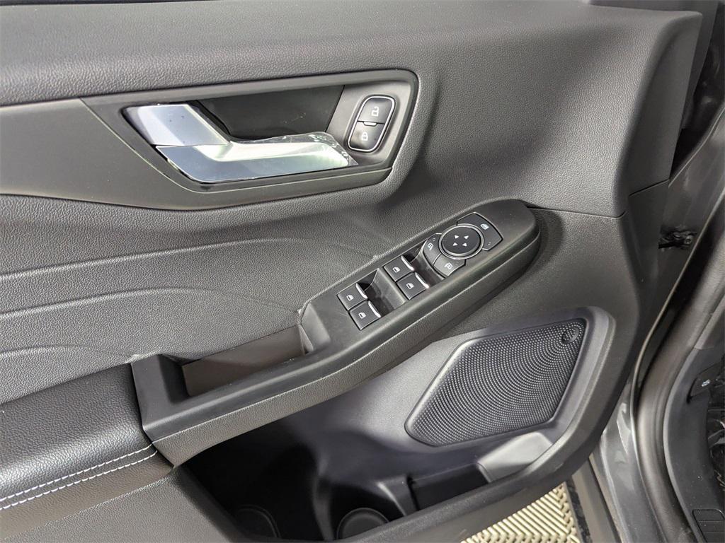 new 2025 Ford Escape PHEV car, priced at $31,574