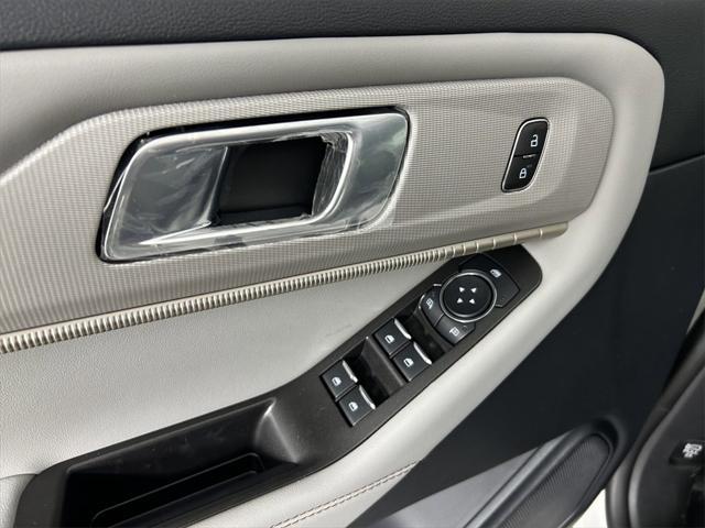 new 2025 Ford Explorer car, priced at $41,501