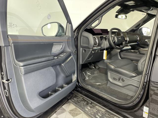 new 2025 Ford Expedition car, priced at $83,025