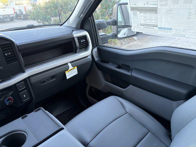 new 2025 Ford F-250 car, priced at $59,995