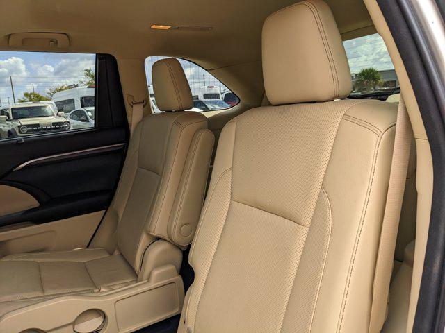 used 2016 Toyota Highlander car, priced at $18,164