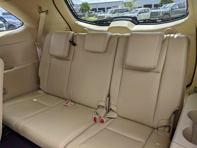 used 2016 Toyota Highlander car, priced at $18,164